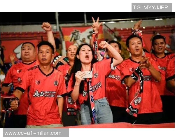 中甲广西赛区因观众互掷水杯事件遭中足联通报批评引发关注